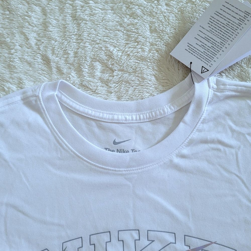 Nike👟 "Basketball"🏀 With Holographic Swoosh Dri-Fit Tee👕 - NWT - Picture 5 of 16